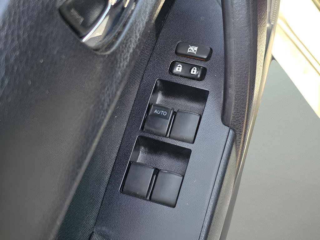 Used 2018 Toyota Corolla LE image 17