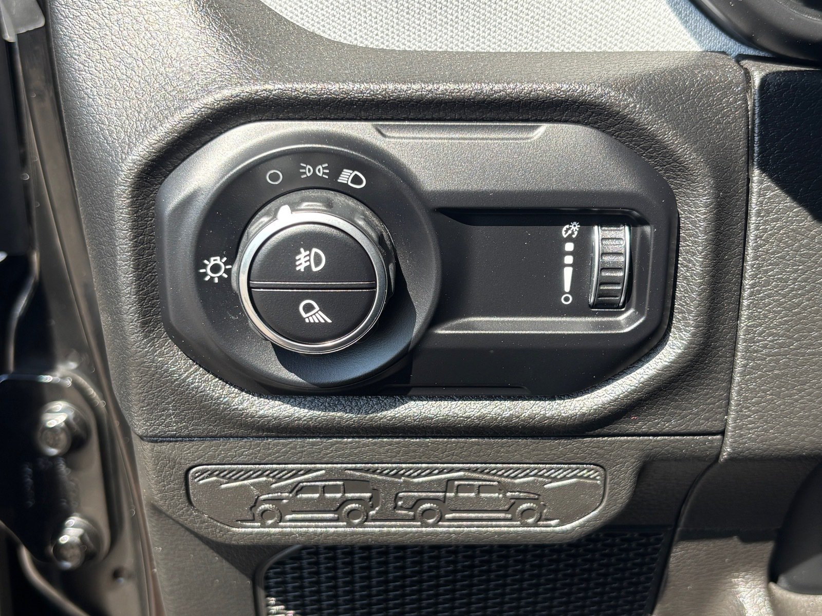 Used 2025 Jeep Gladiator Sport AWD/4WD image 26