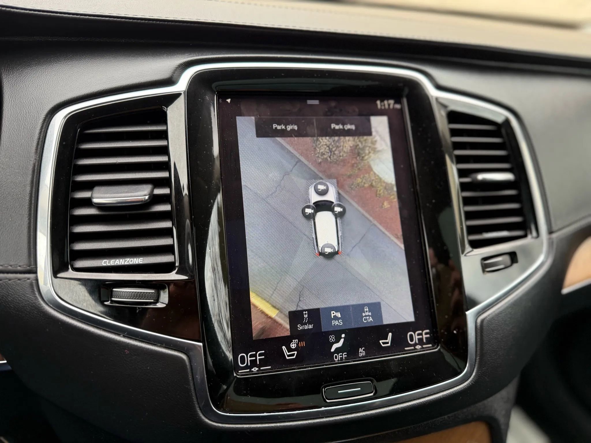 Used 2016 Volvo XC90 T6 Inscription w/ Vision Package image 14