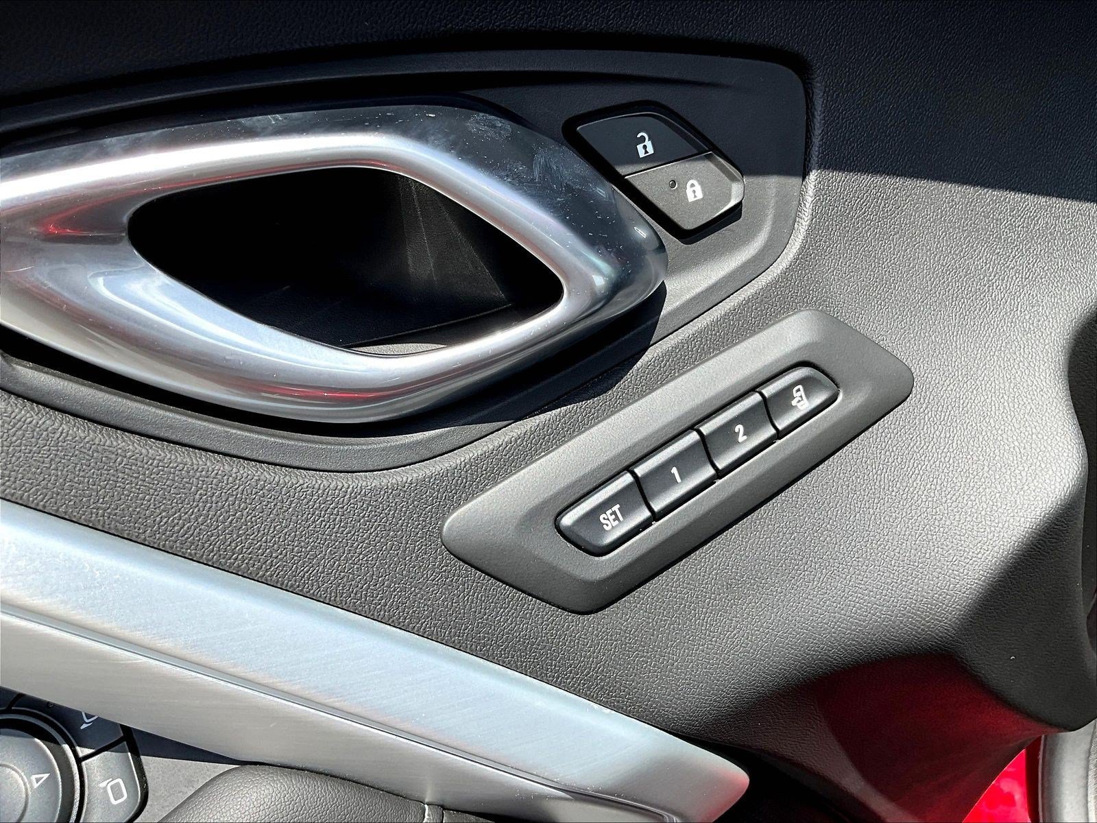 Used 2019 Chevrolet Camaro SS RWD image 33