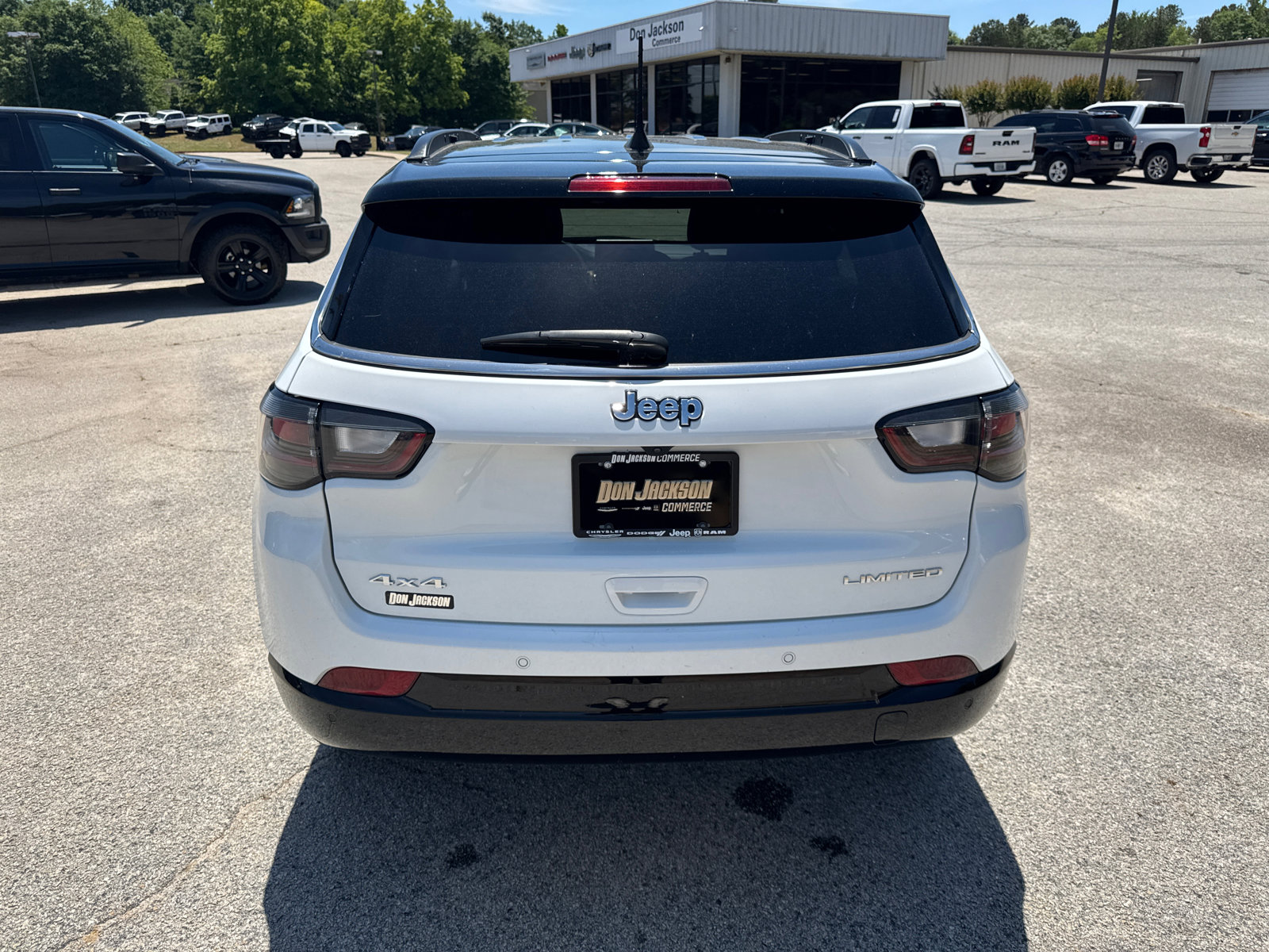 Used 2024 Jeep Compass Limited w/ Elite Group AWD/4WD image 6