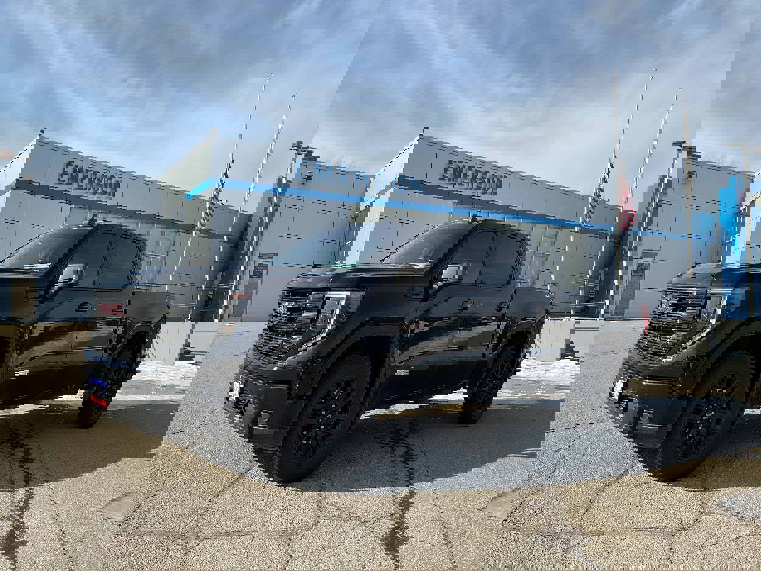 Used 2024 GMC Sierra 1500 Elevation image 2