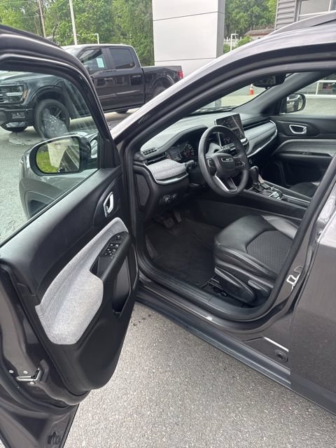 Used 2024 Jeep Compass Latitude AWD/4WD image 14
