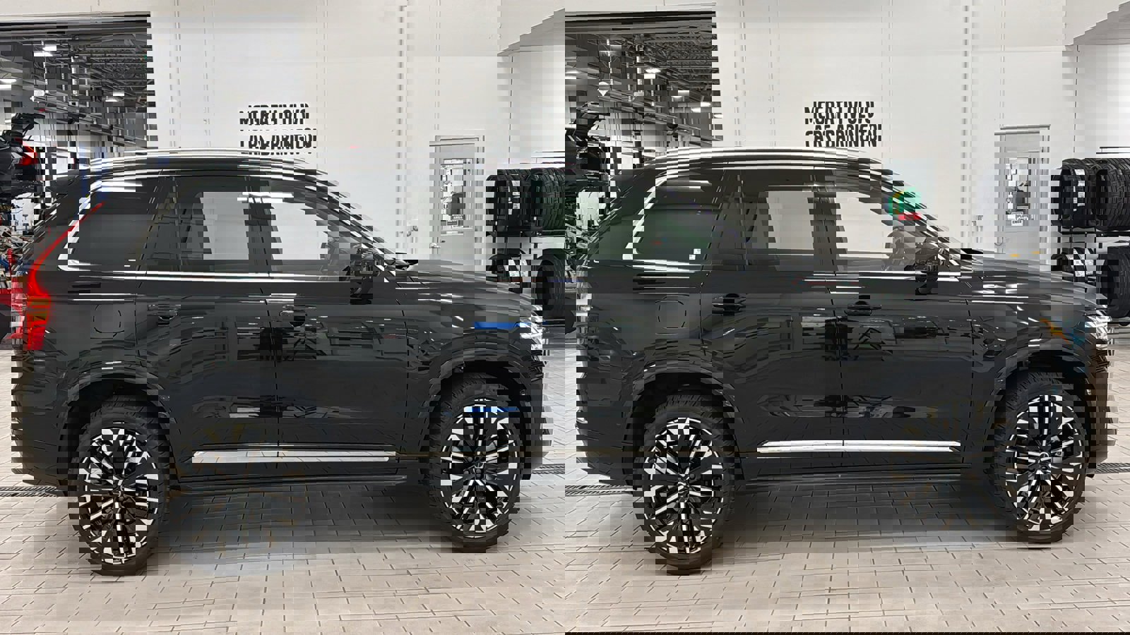 New 2026 Volvo XC90 B6 Plus w/ Protection Package Premier image 4