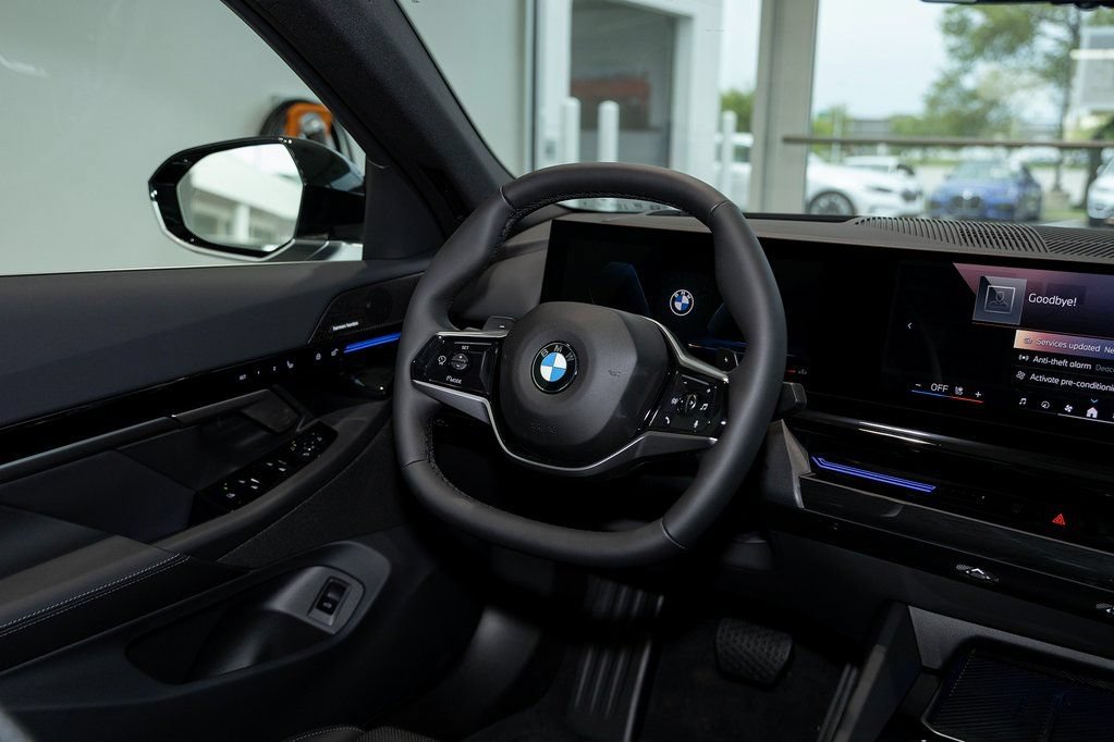 Used 2026 BMW 530i xDrive w/ Premium Package AWD/4WD image 38