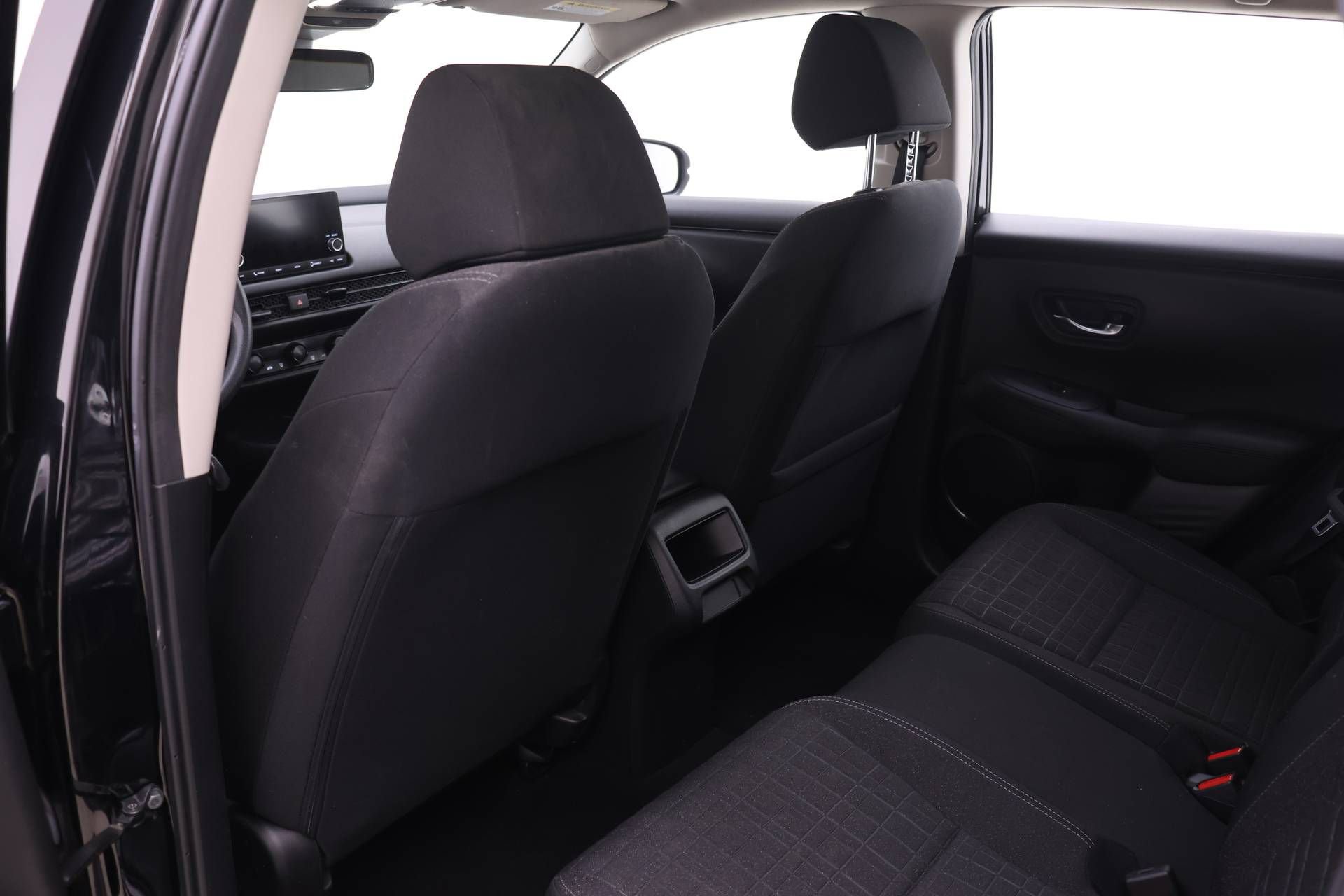 Certified 2023 Honda HR-V LX image 12