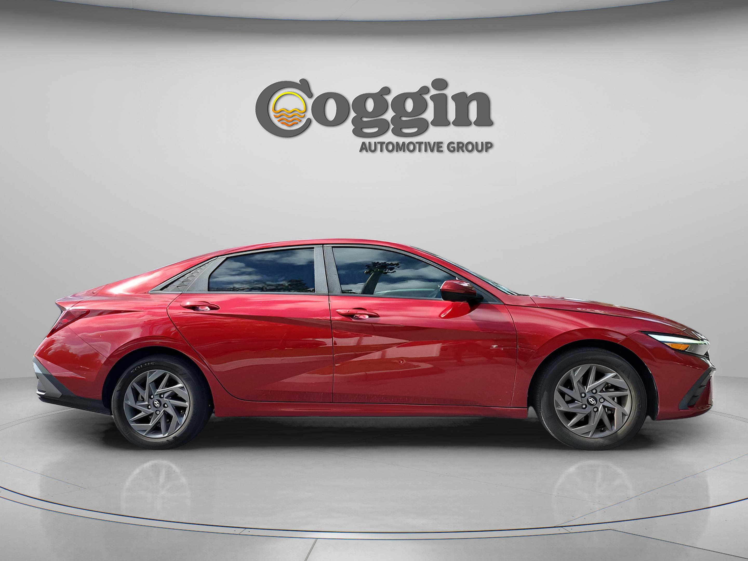 Used 2024 Hyundai Elantra SEL image 6