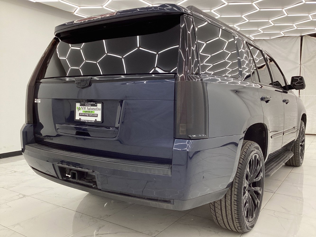 Used 2020 Cadillac Escalade Luxury image 8