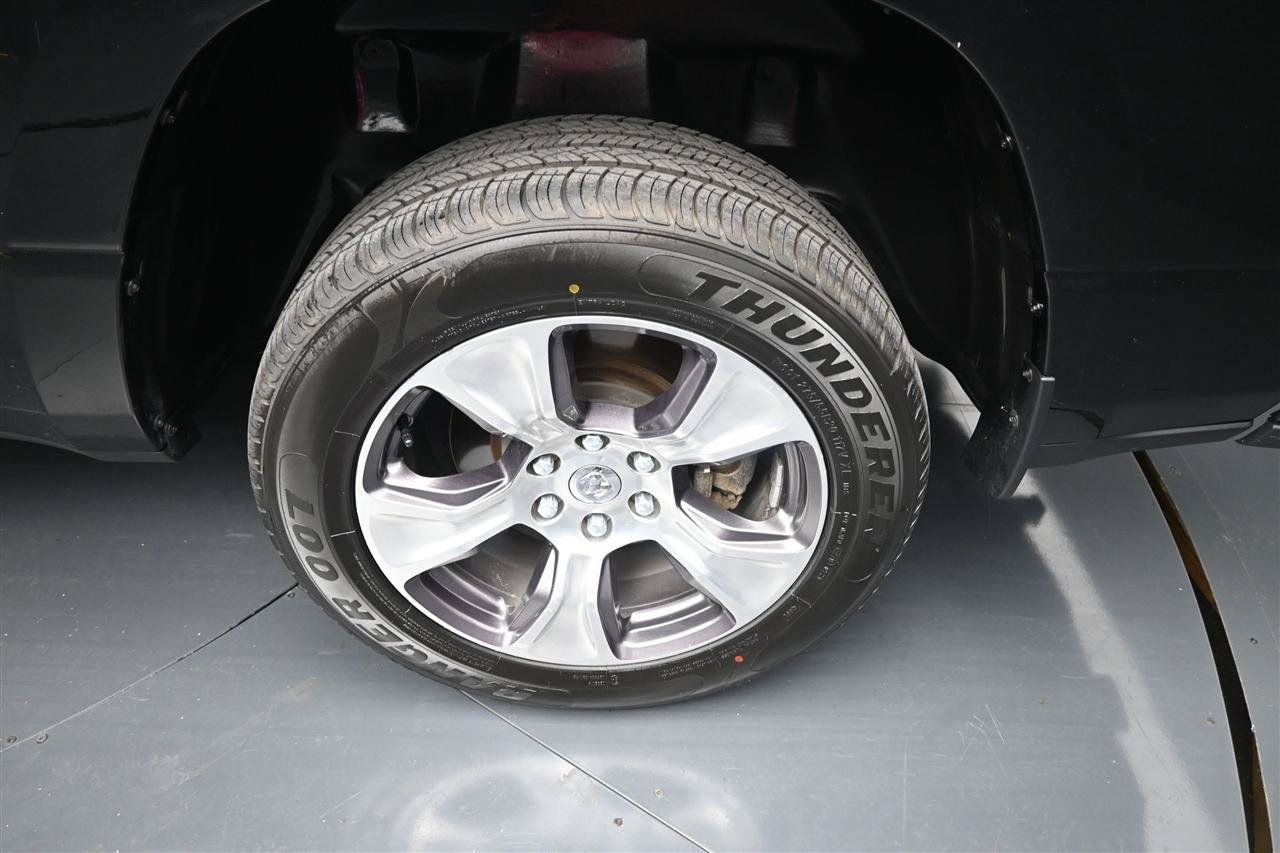 Used 2023 RAM 1500 Laramie AWD/4WD image 18