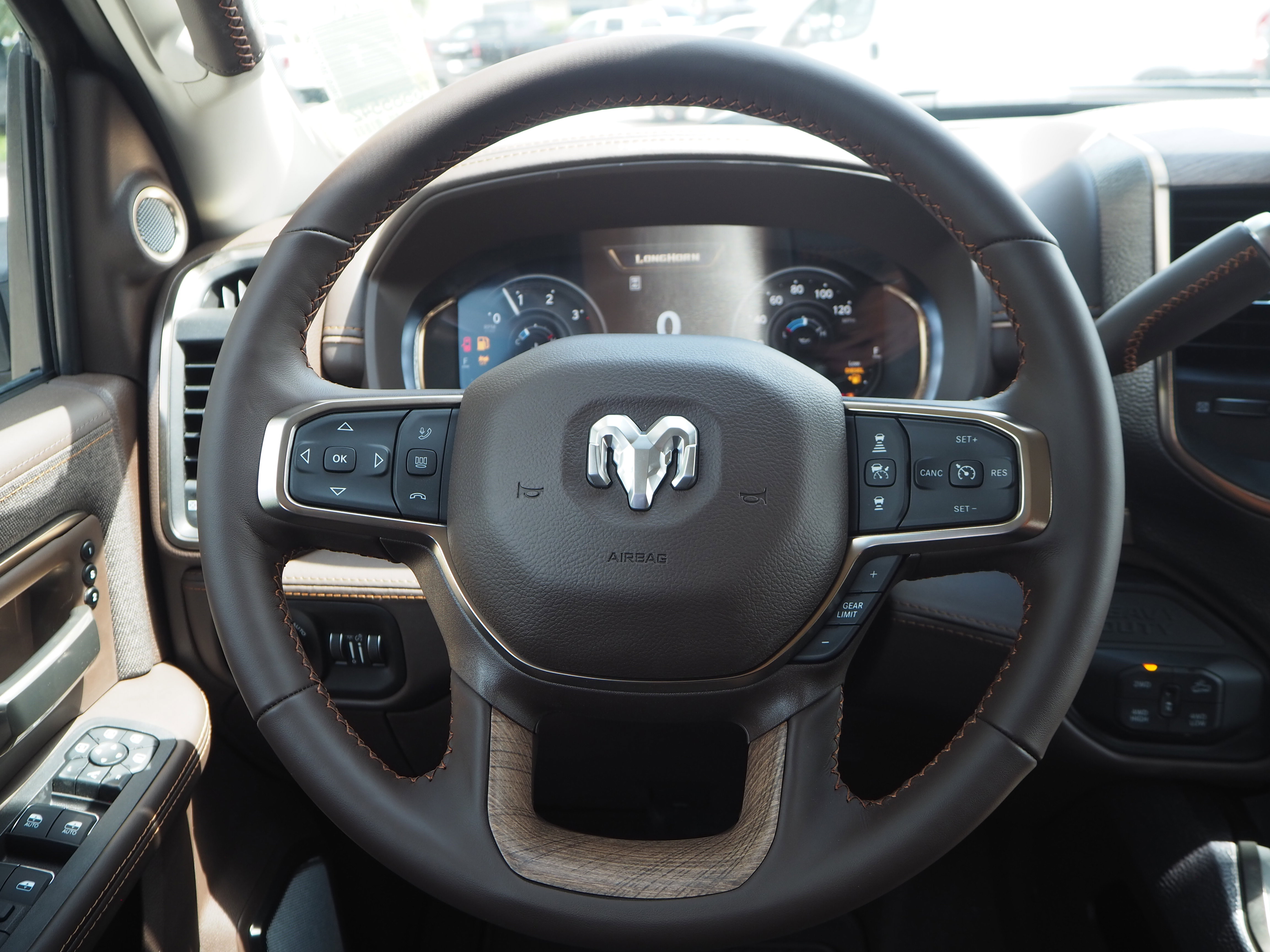 New 2025 RAM 2500 Limited AWD/4WD image 25