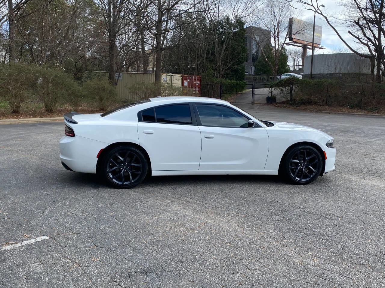 Used 2019 Dodge Charger SXT w/ Blacktop Package image 4