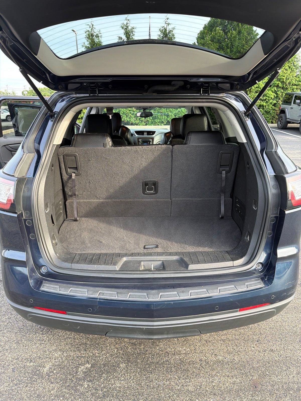 Used 2017 Chevrolet Traverse LT w/ Style and Technology Package AWD/4WD image 23