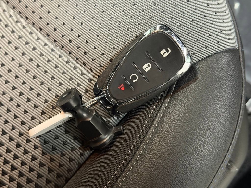 Certified 2025 Chevrolet Trax LT w/ LT Convenience Package image 23