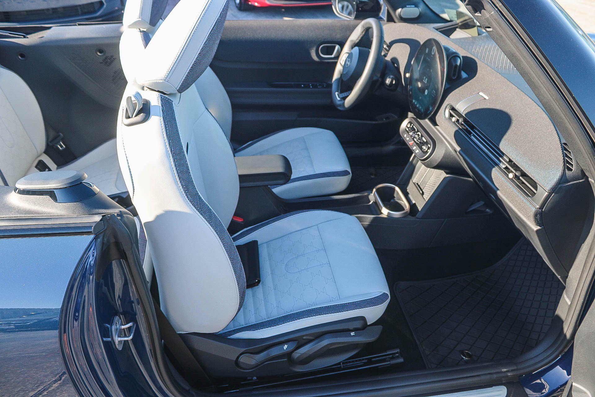 Used 2025 MINI Cooper S FWD image 24