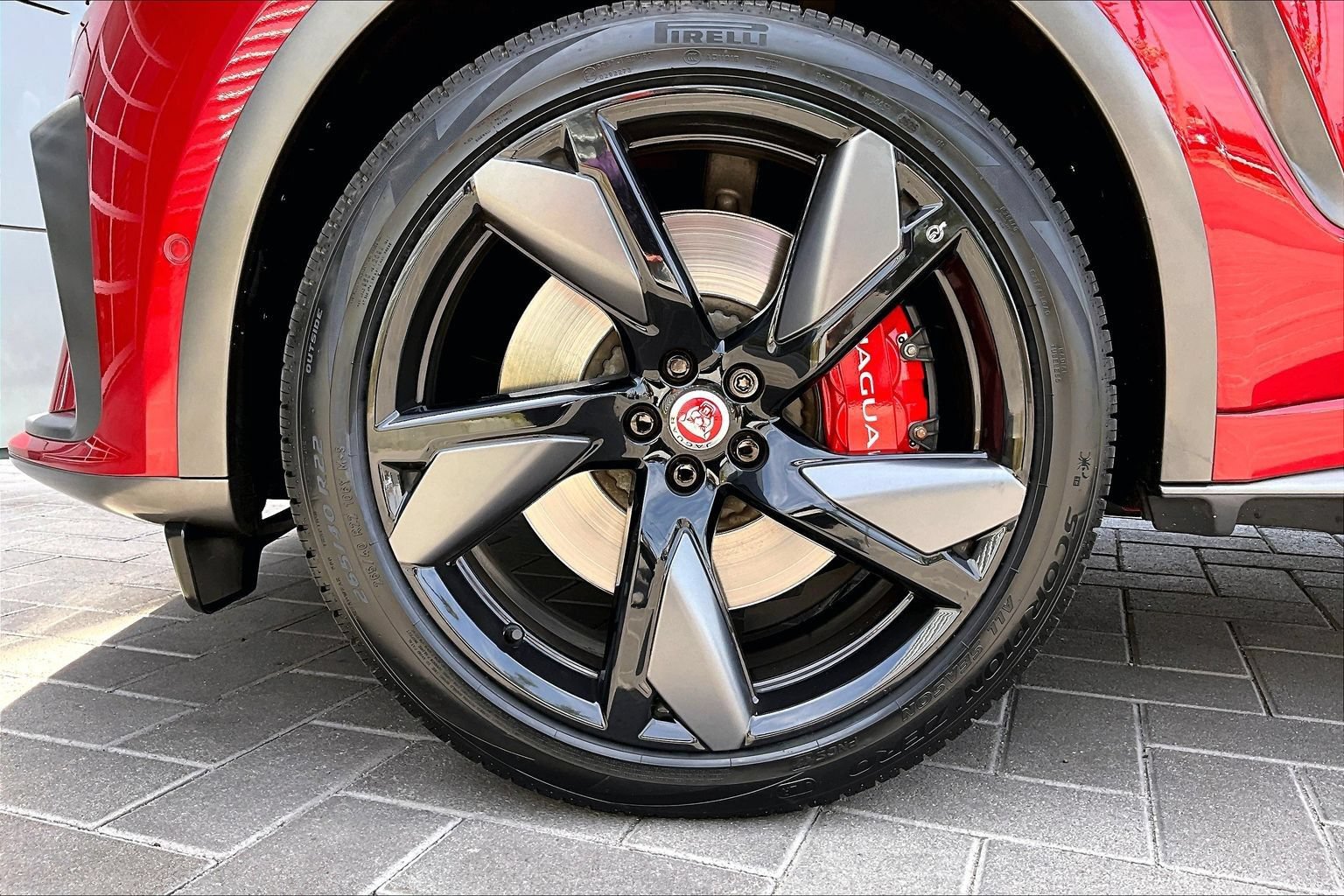 Certified 2022 Jaguar F-PACE SVR AWD/4WD image 9