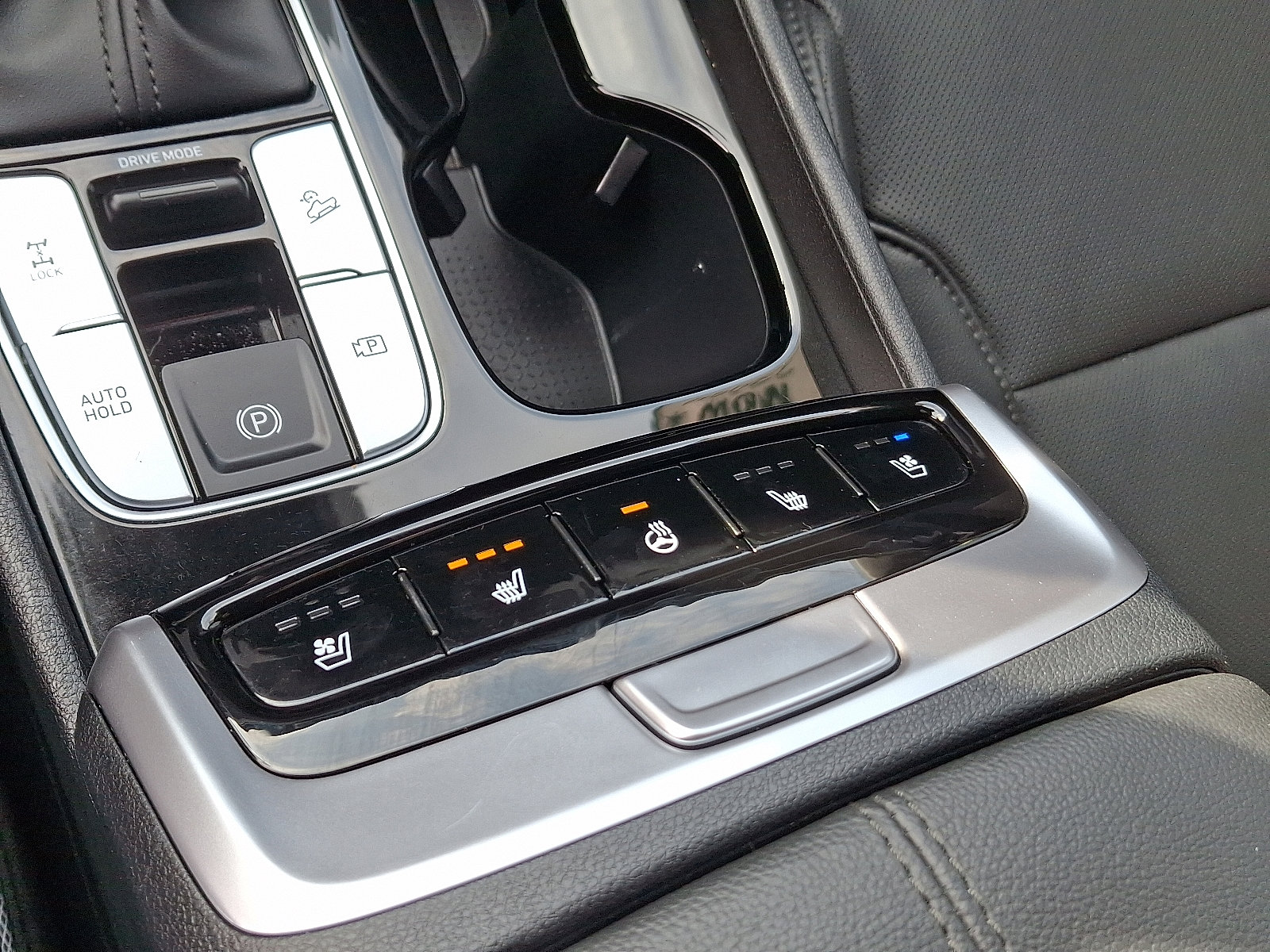 Used 2024 Hyundai Santa Cruz Limited image 26