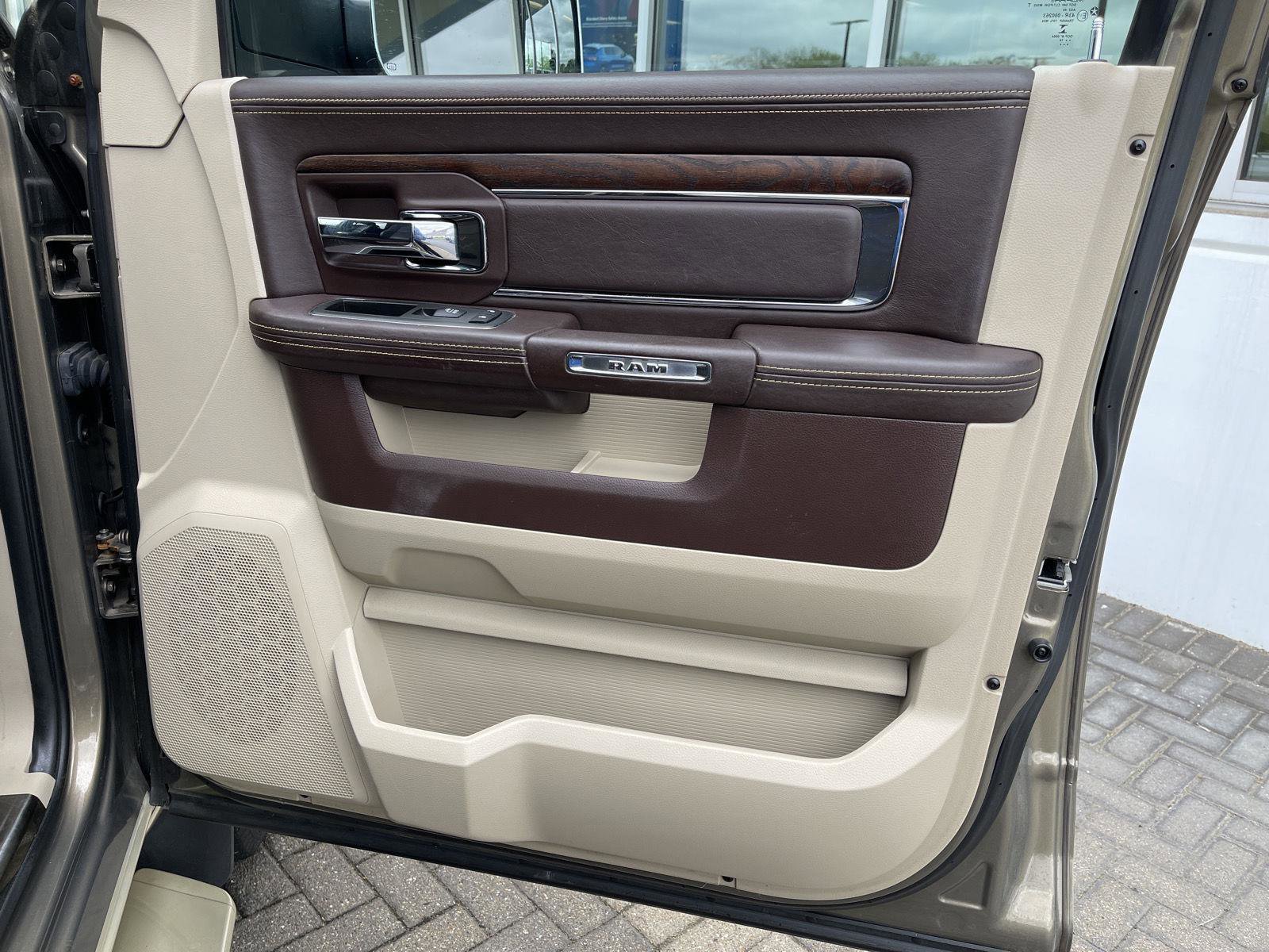 Used 2014 RAM 3500 Laramie Longhorn RWD image 36