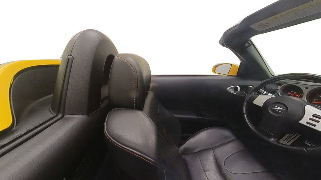 Used 2005 Nissan 350Z Touring image 36