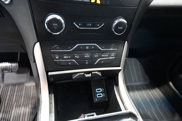 Used 2020 Ford Edge SEL w/ Convenience Package AWD/4WD image 16