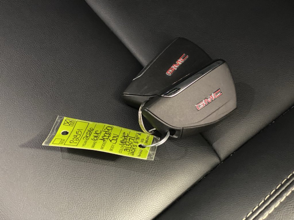 Used 2026 GMC Acadia Elevation w/ Elevation Premium Package FWD image 19