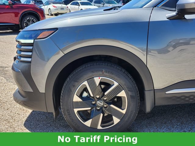 Used 2025 Nissan Kicks SV w/ Interior Electronics Package AWD/4WD image 7