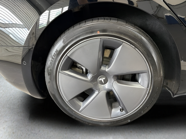 Used 2022 Tesla Model 3 Long Range AWD/4WD image 30