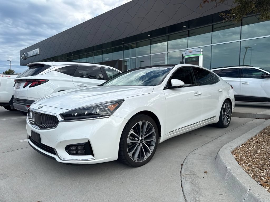 Used 2017 Kia Cadenza Technology