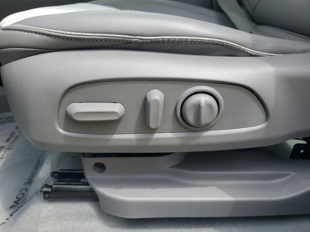 Used 2023 Chevrolet Bolt EUV Premier FWD image 21