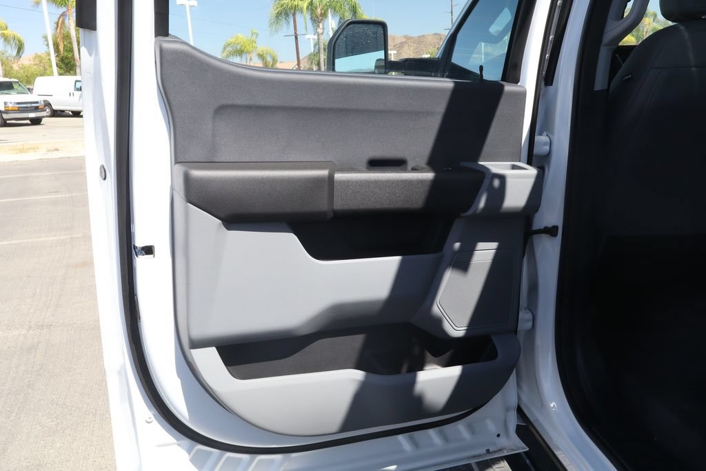 New 2026 Ford F550 4x4 Crew Cab image 33