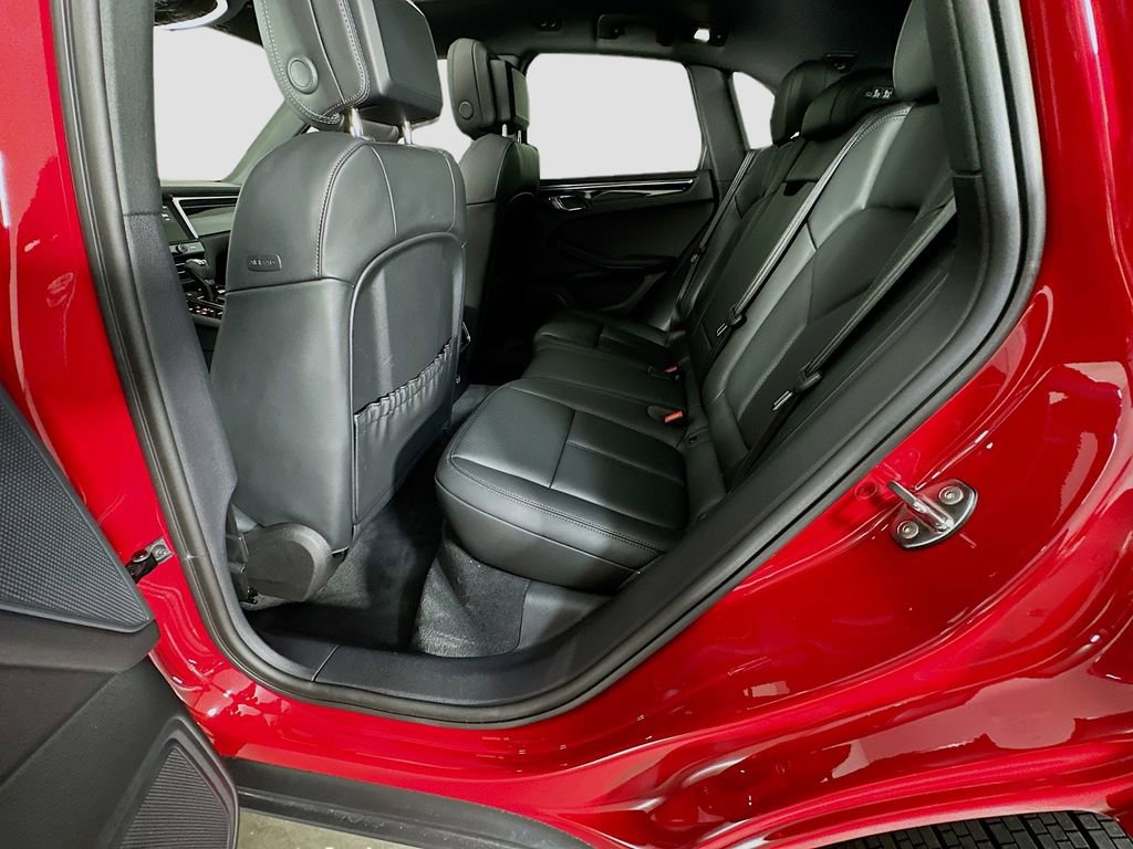 Certified 2026 Porsche Macan image 24