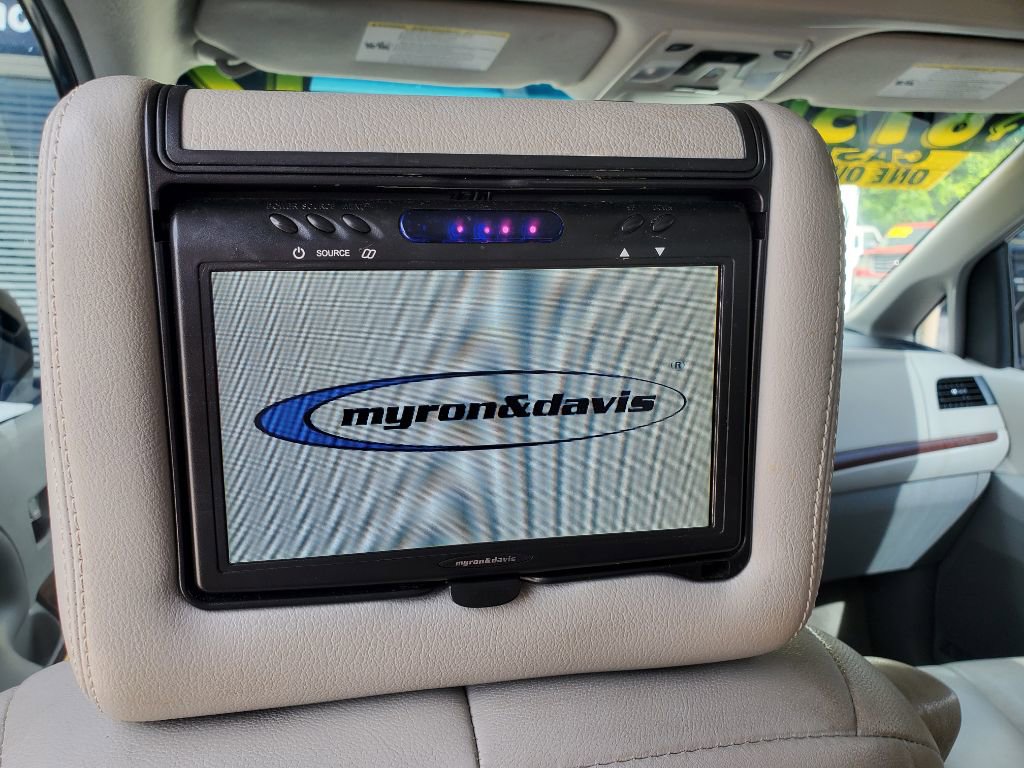 Used 2012 Toyota Sienna XLE FWD image 30