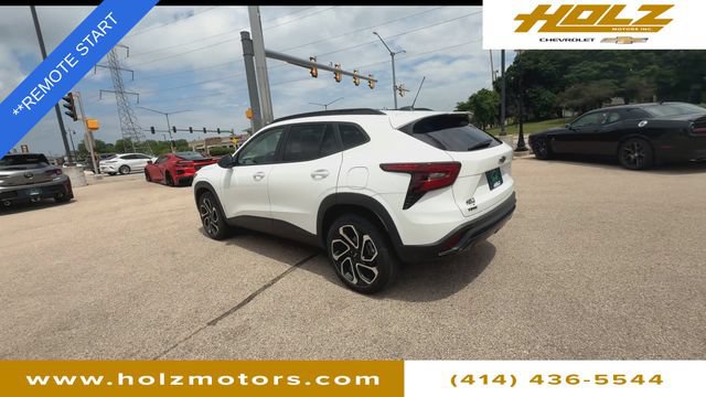 Certified 2025 Chevrolet Trax RS w/ Driver Confidence Package FWD image 6