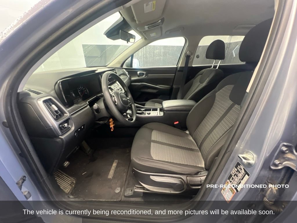 Used 2023 Kia Sorento LX FWD image 11
