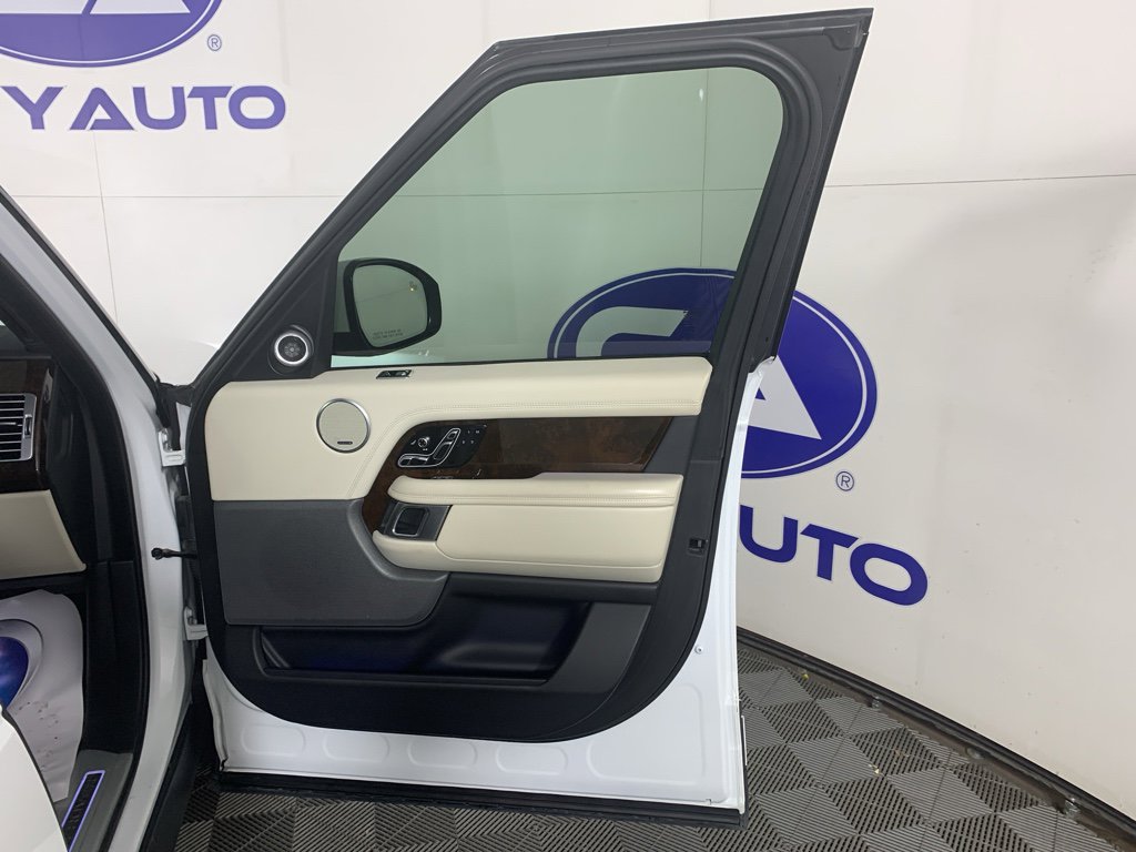Used 2020 Land Rover Range Rover Long Wheelbase HSE image 40