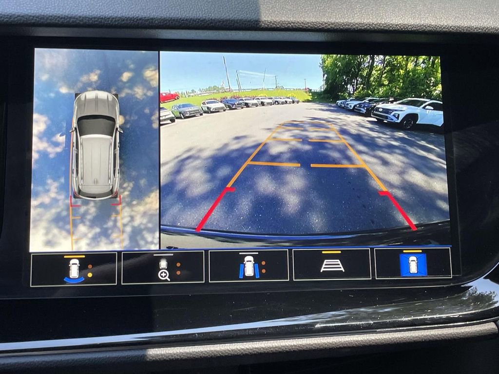 Used 2022 Buick Envision Avenir w/ Technology Package II FWD image 30