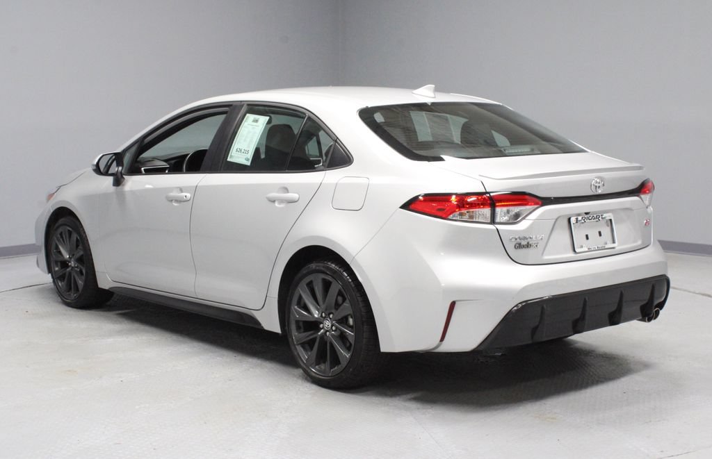 Used 2025 Toyota Corolla SE FWD image 6