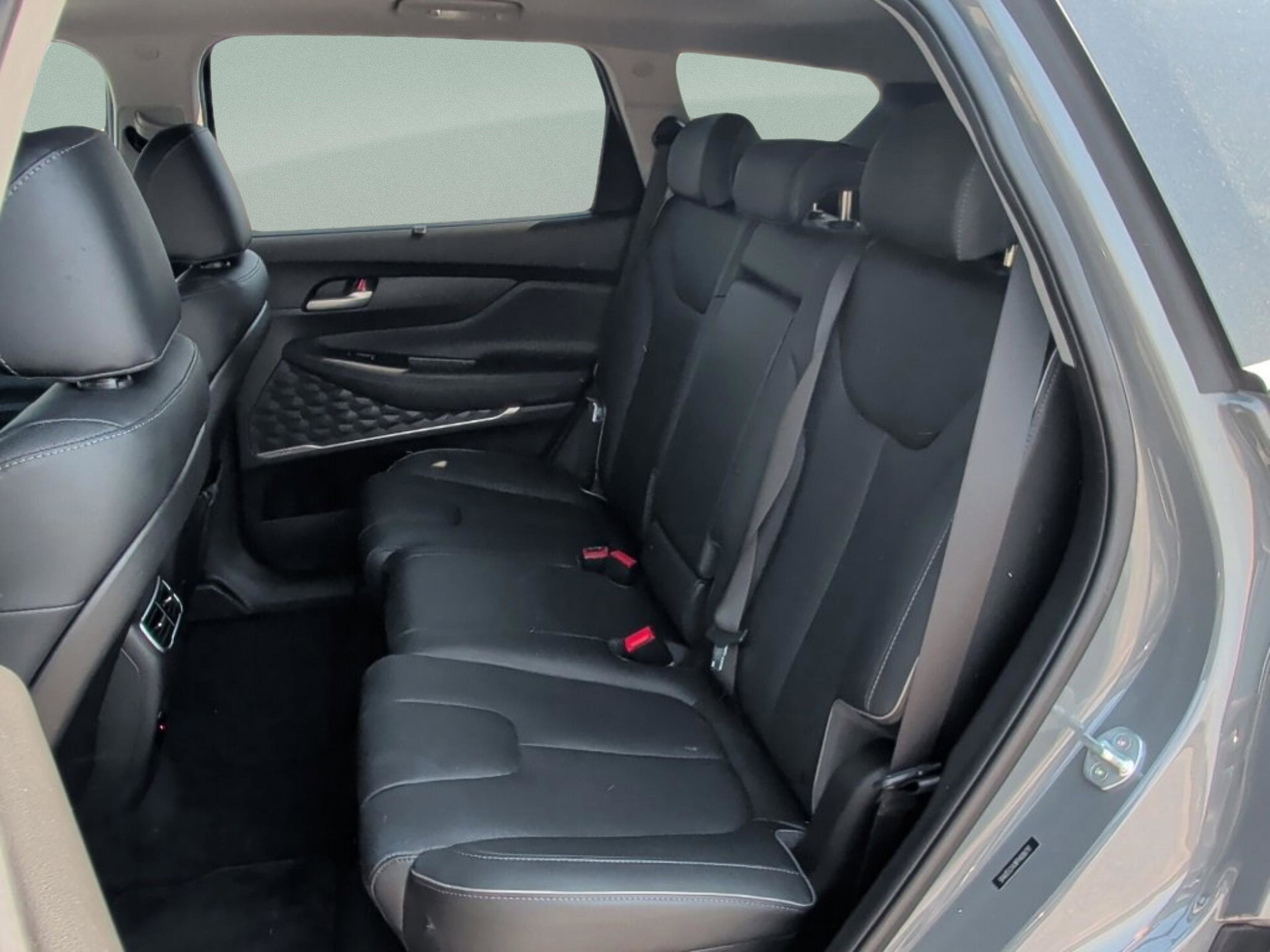 Used 2023 Hyundai Santa Fe Limited image 33
