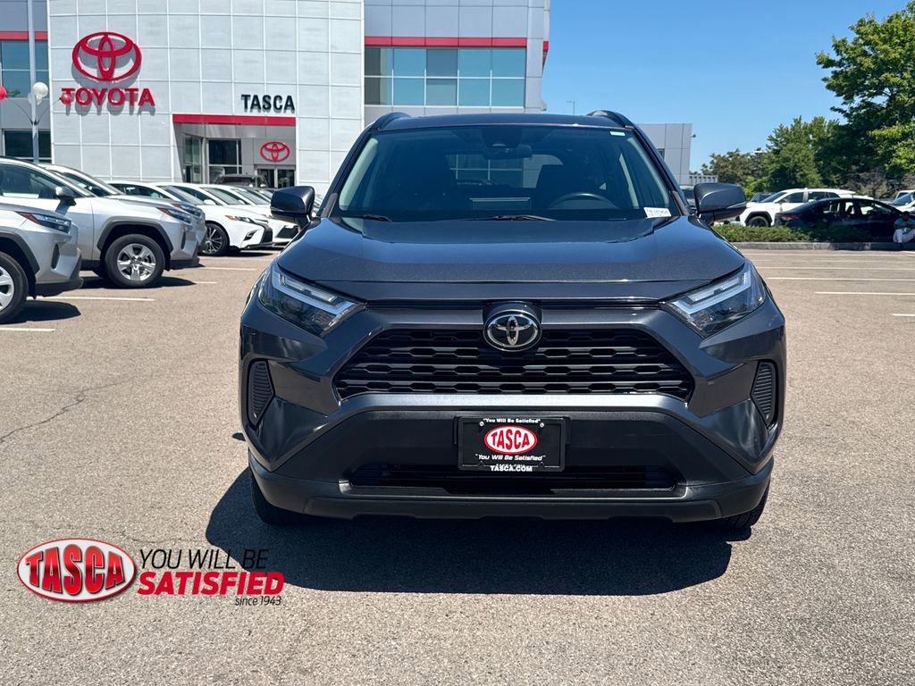 Used 2022 Toyota RAV4 XLE w/ Convenience Package AWD/4WD image 2