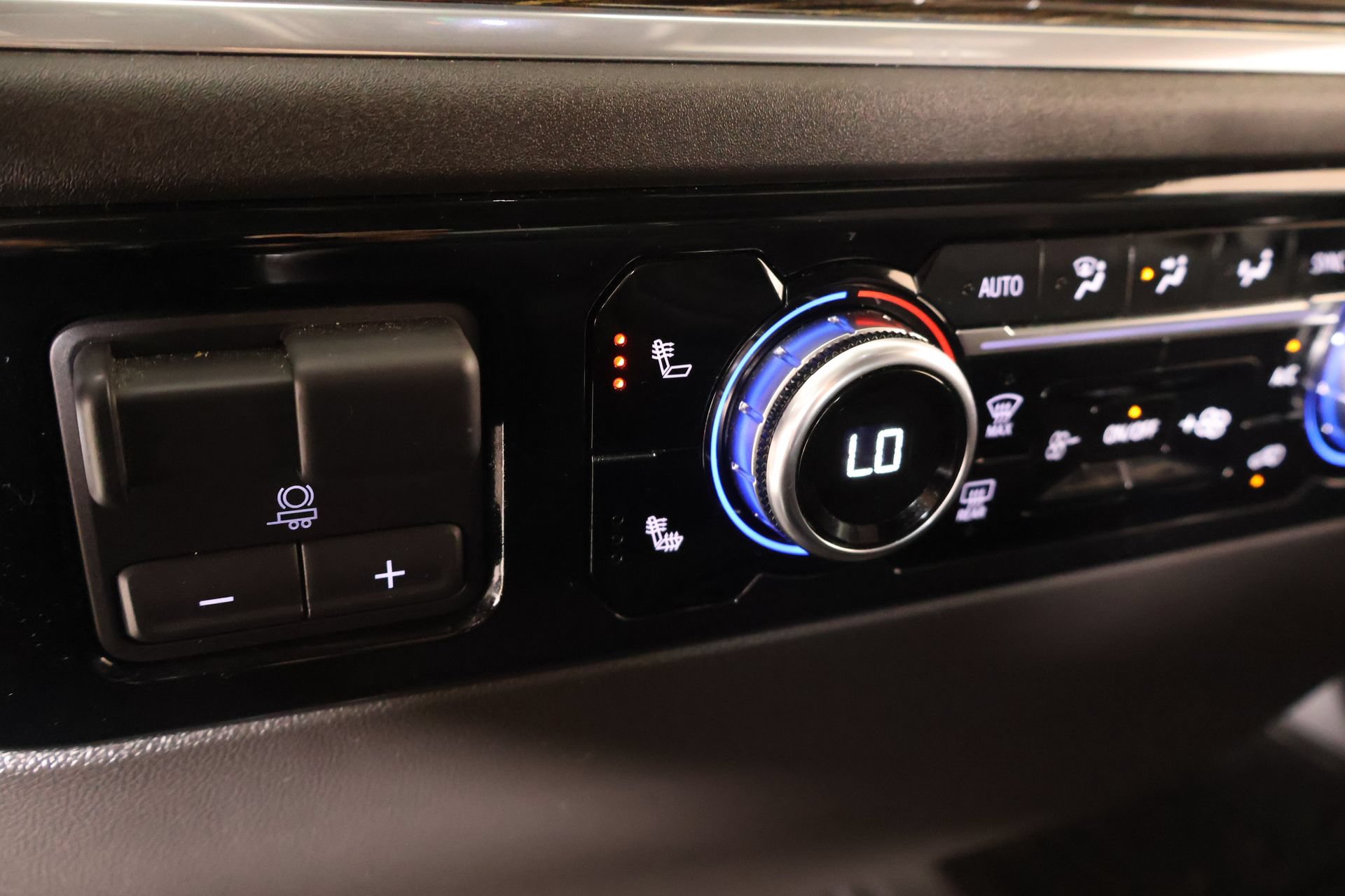 Used 2025 GMC Sierra 1500 Elevation AWD/4WD image 8