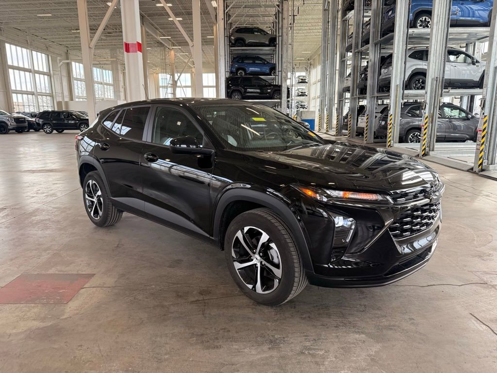 Used 2024 Chevrolet Trax RS w/ Sunroof Package image 1