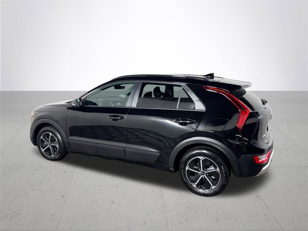 Certified 2023 Kia Niro EX image 9