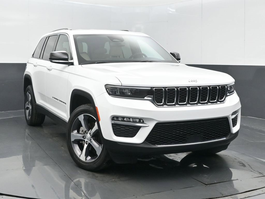 Used 2023 Jeep Grand Cherokee Limited image 2