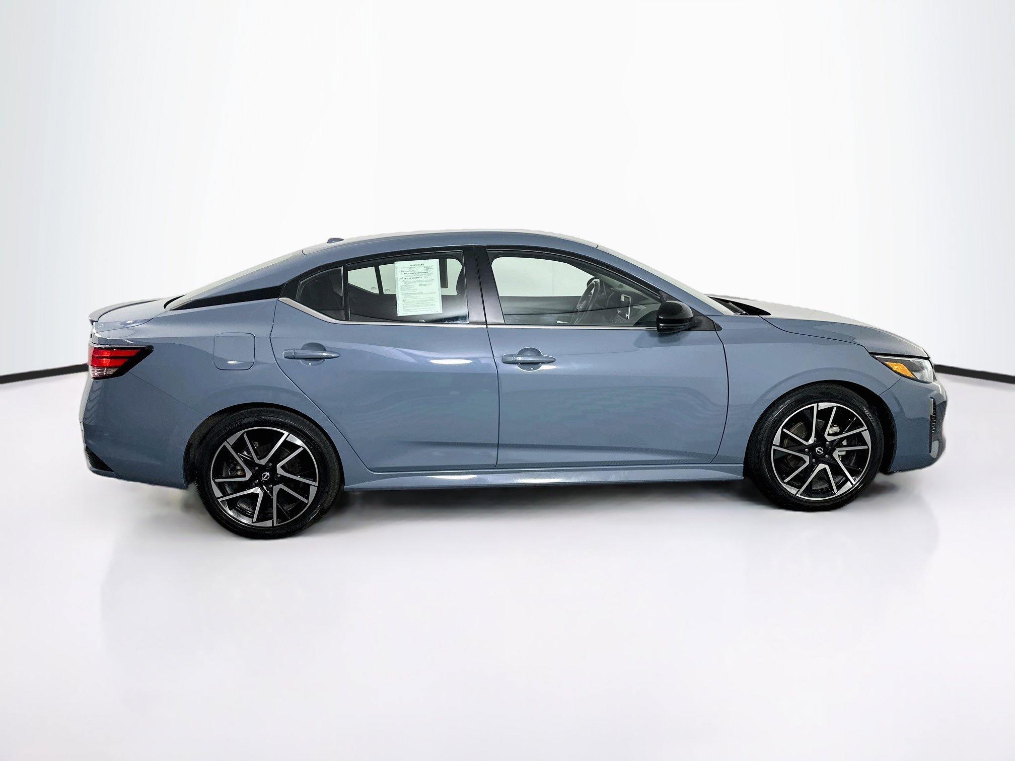 Used 2025 Nissan Sentra SR FWD image 10
