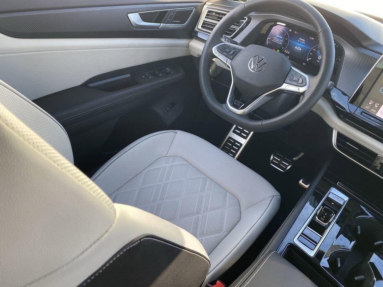 New 2026 Volkswagen Atlas Cross Sport SEL Premium R-Line image 10