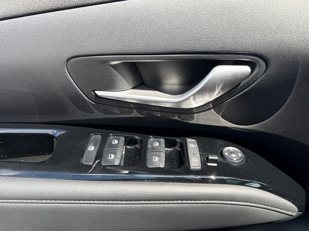 Used 2022 Hyundai Tucson Limited AWD/4WD image 21