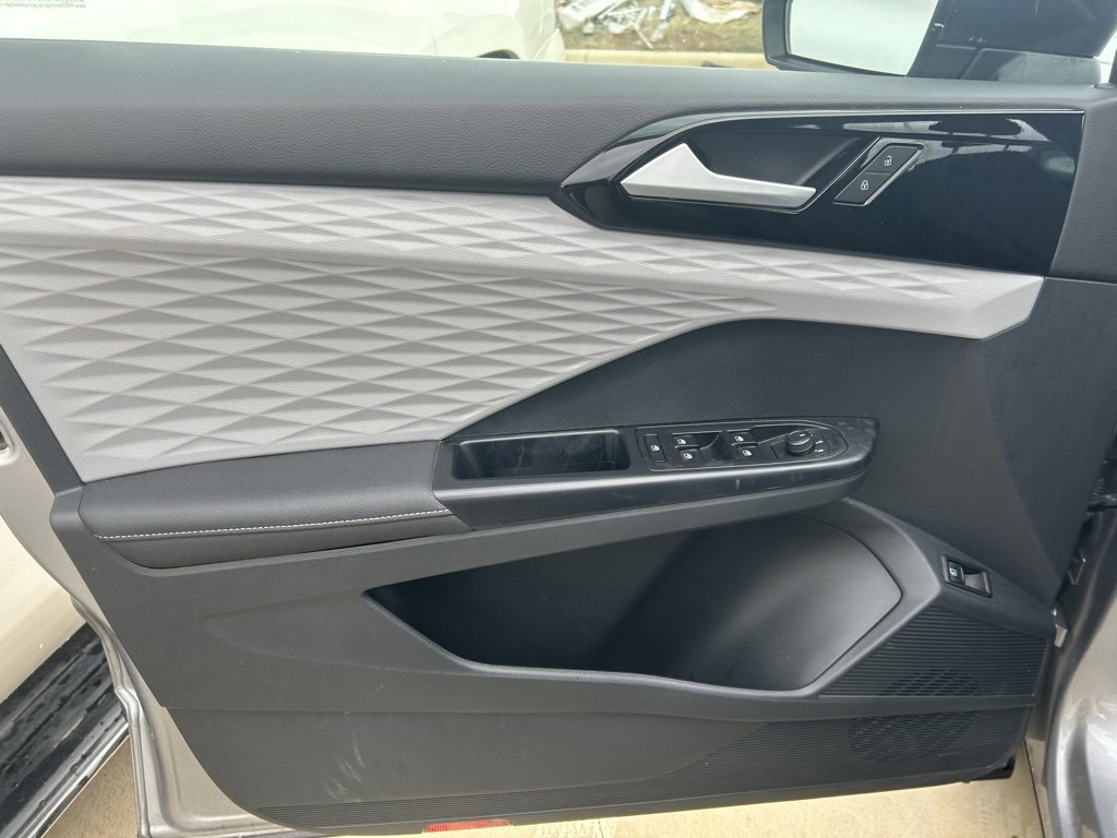 Used 2024 Volkswagen Taos S image 3