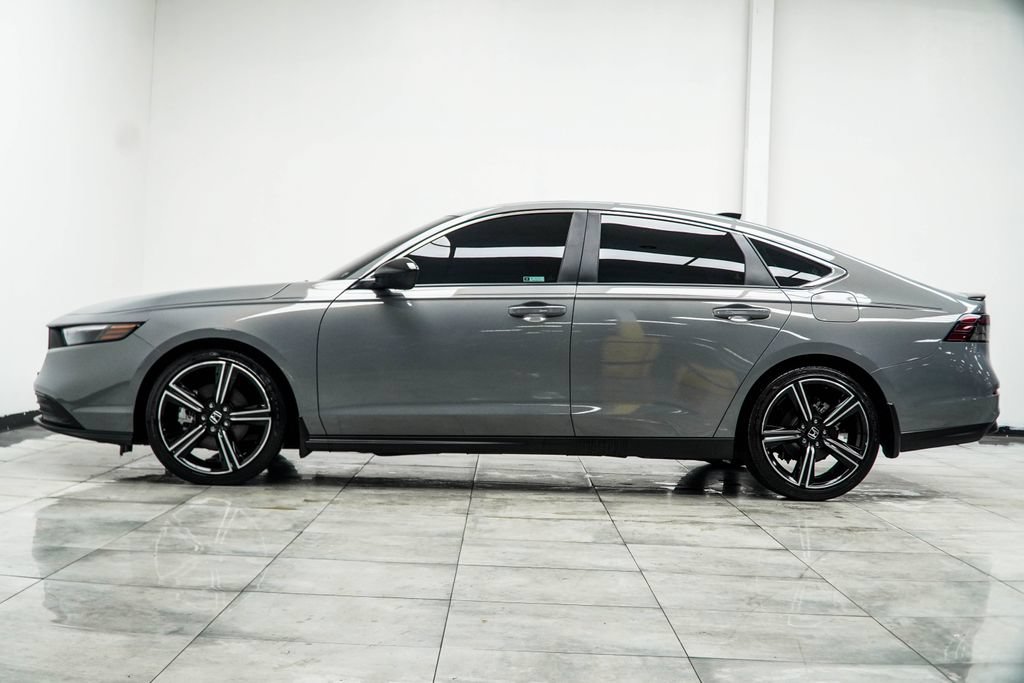 Used 2025 Honda Accord Sport image 11