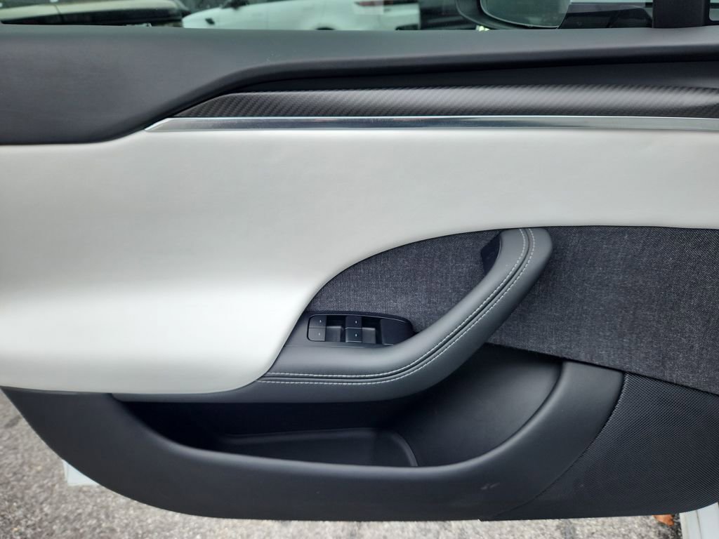 Used 2022 Tesla Model S Plaid image 24