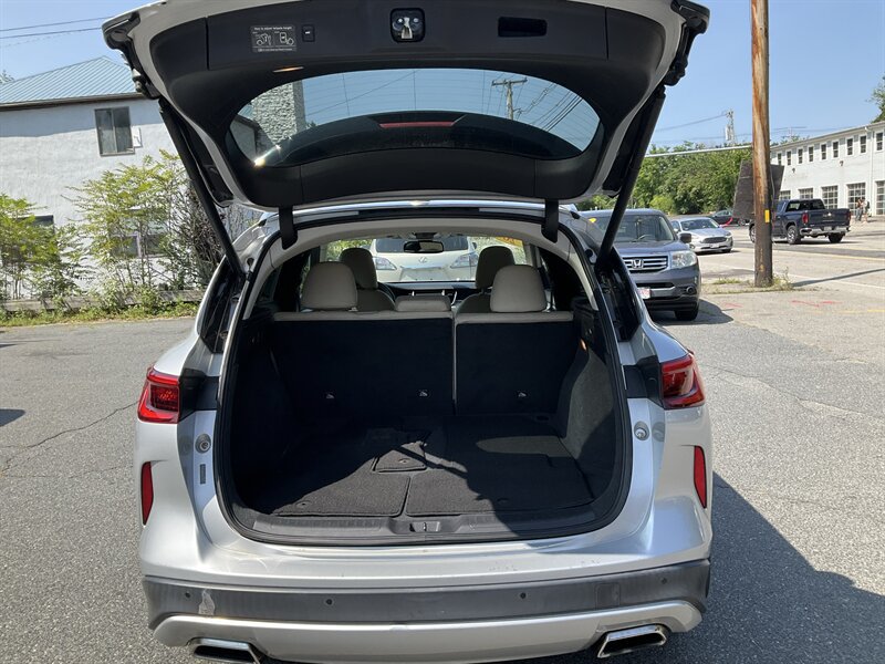Used 2019 INFINITI QX50 Essential w/ Premium Heat Package AWD/4WD image 11