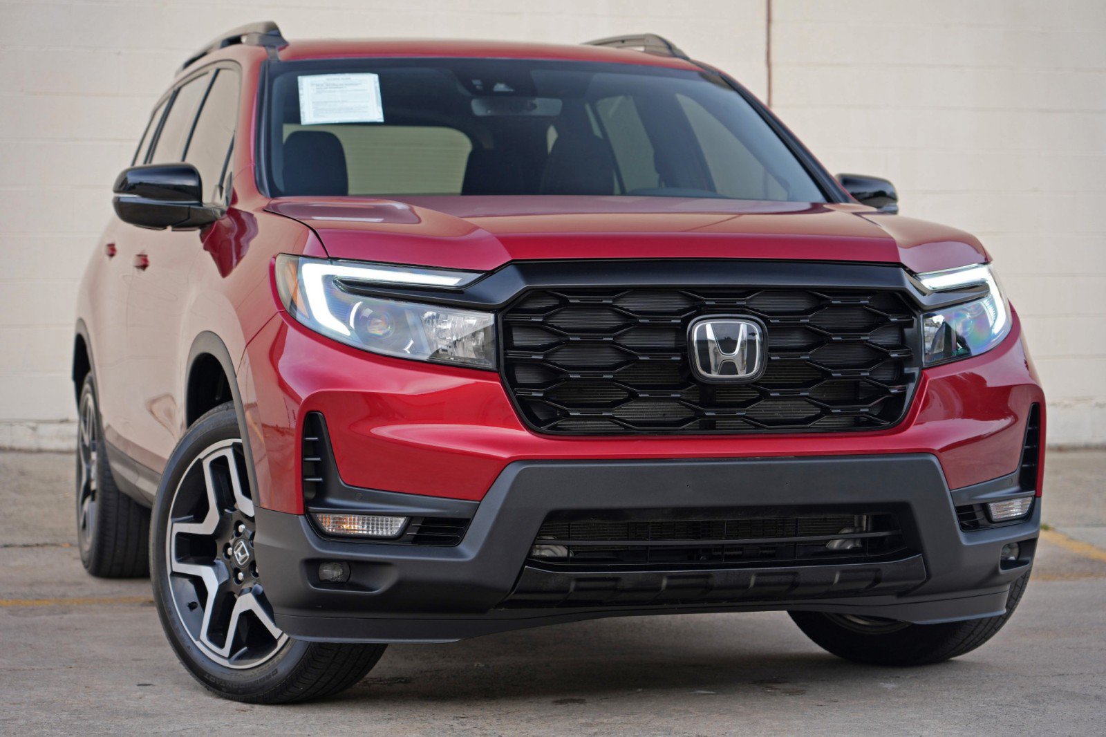 Used 2023 Honda Passport Elite image 2